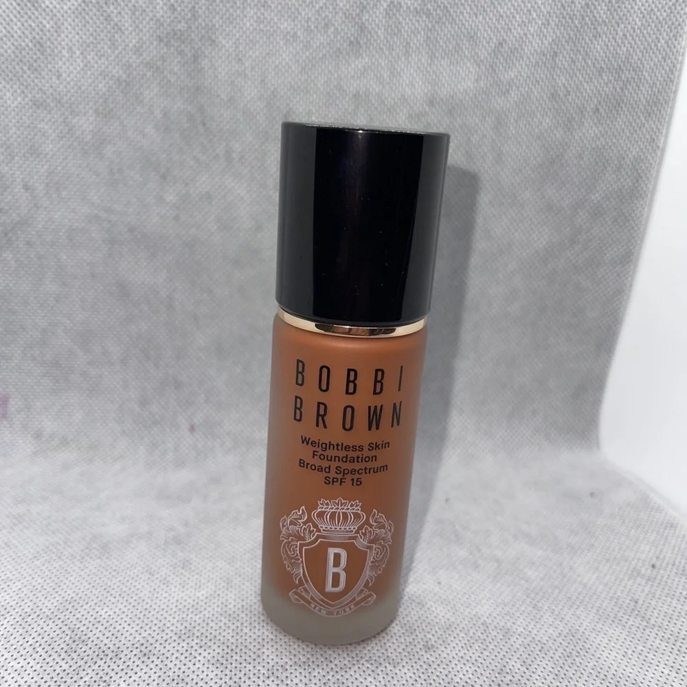 Bobbi Brown Weightless Skin Foundation - Warm Tan